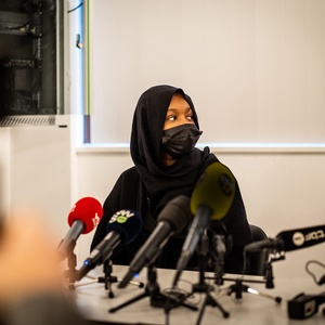 Aïssatou, de zus van Ibrahima, die op 9 januari 2021 overleed in een politiecommissariaat bij het Noordstation.